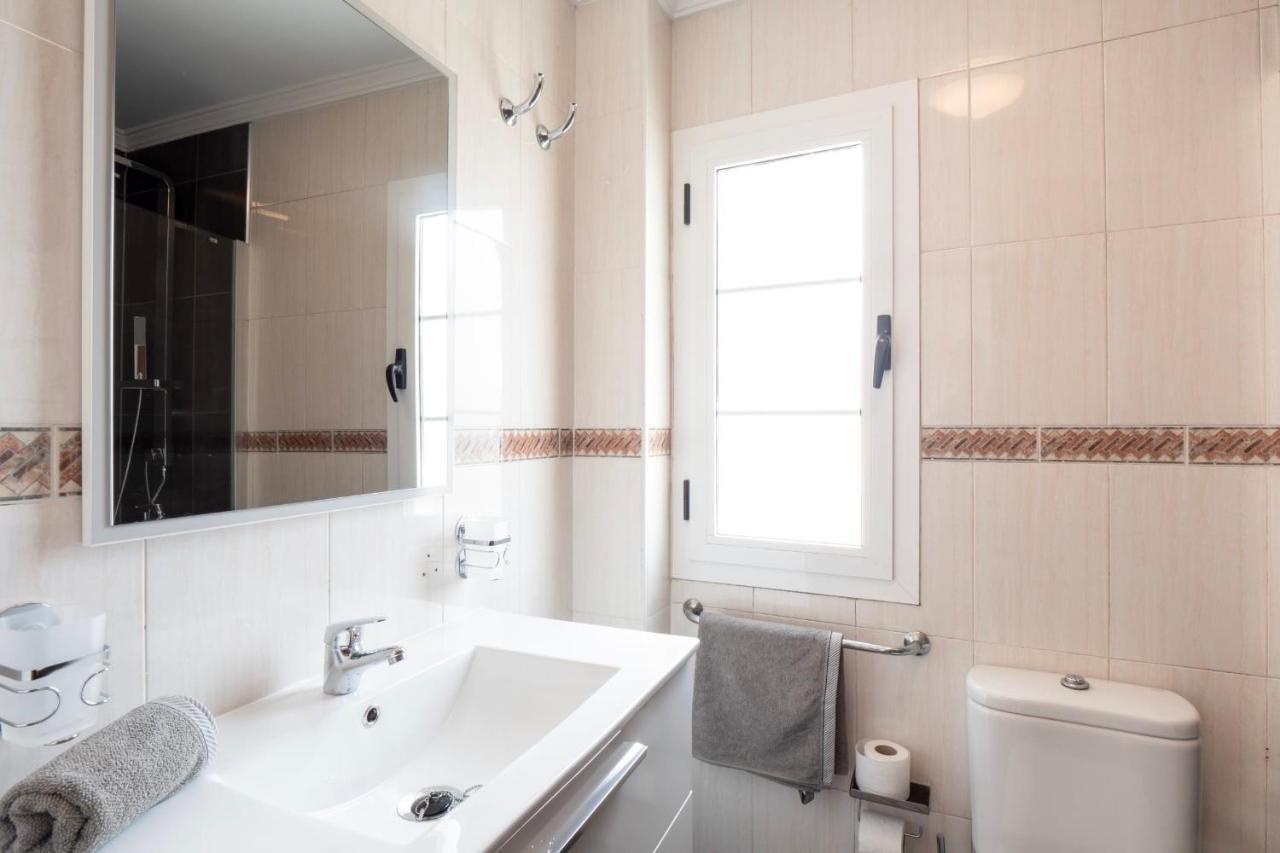 Comfortable And Modern Apartment Next To The Avenida Central In ティアス エクステリア 写真